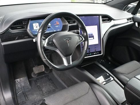 Used 2018 Tesla Model X 75D image 7