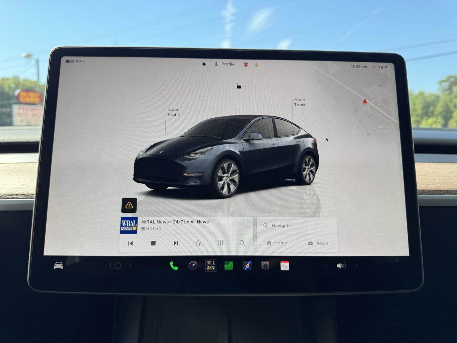 Used 2024 Tesla Model Y Long Range AWD/4WD image 20
