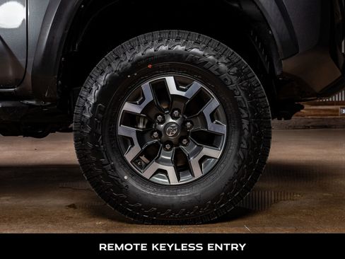 Used 2019 Toyota Tacoma TRD Off-Road image 11