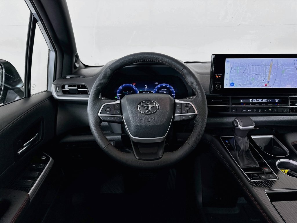 Used 2026 Toyota Sienna XSE FWD image 23
