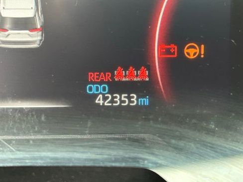 Used 2024 Toyota RAV4 LE image 16