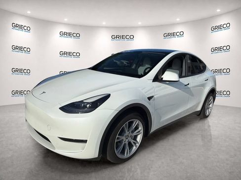 Used 2023 Tesla Model Y Long Range AWD/4WD image 3