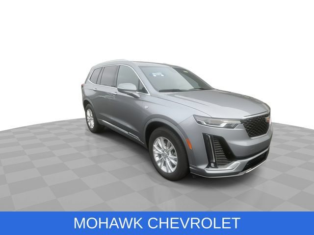Certified 2025 Cadillac XT6 Luxury FWD image 2