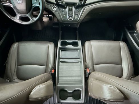 Certified 2018 Honda Odyssey Touring image 17