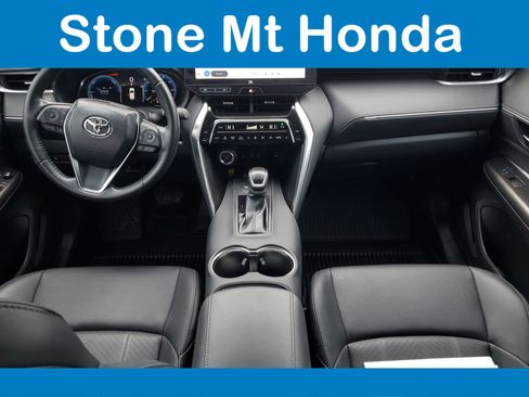 Used 2024 Toyota Venza image 16