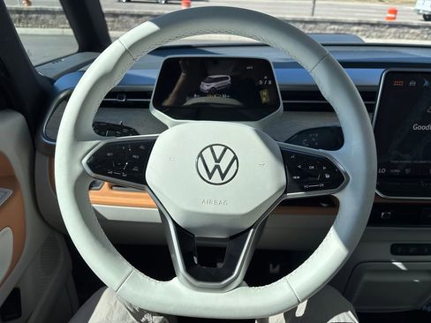 New 2025 Volkswagen ID. Buzz Pro S Plus AWD/4WD image 16