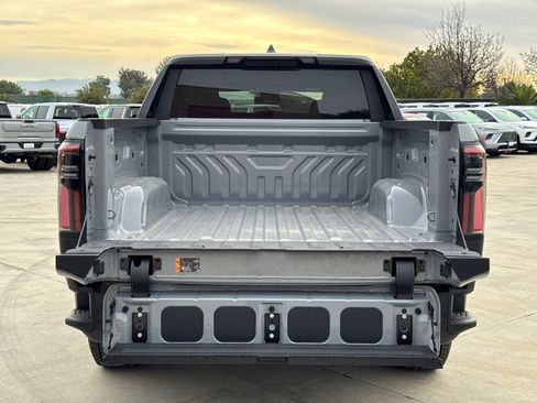 Used 2026 GMC Sierra EV Elevation AWD/4WD image 9