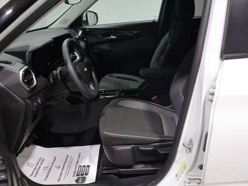Used 2025 Chevrolet TrailBlazer LT AWD/4WD image 10