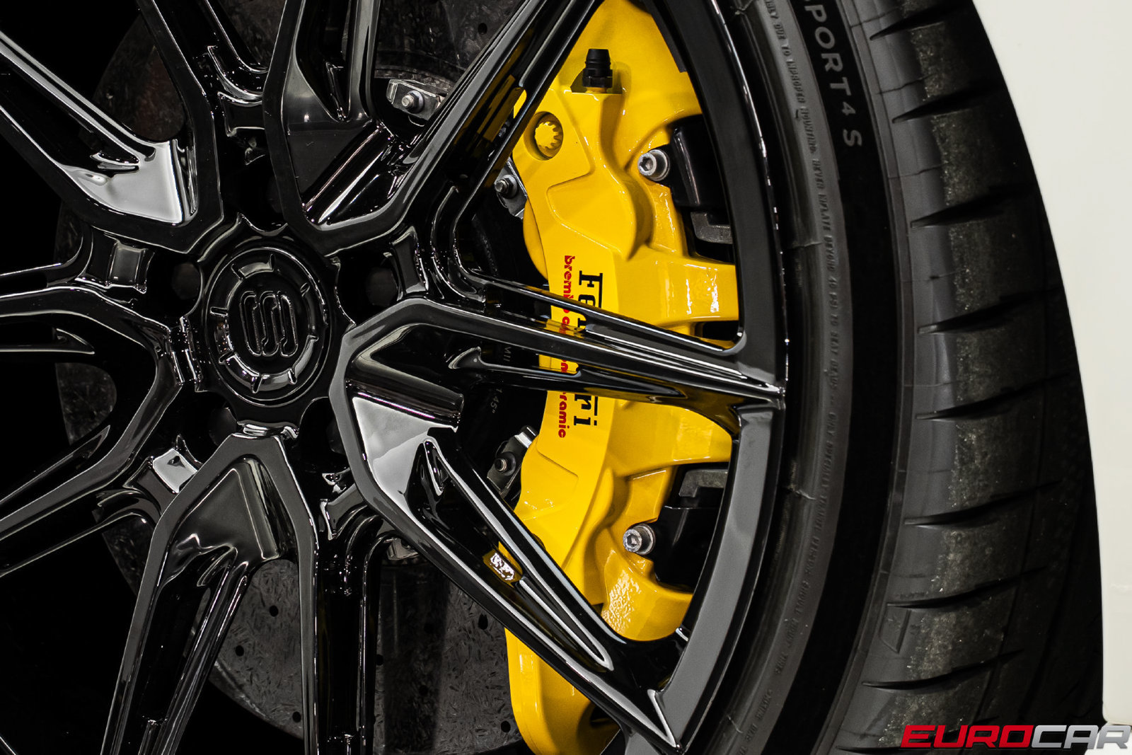 Used 2020 Ferrari 812 Superfast RWD image 24