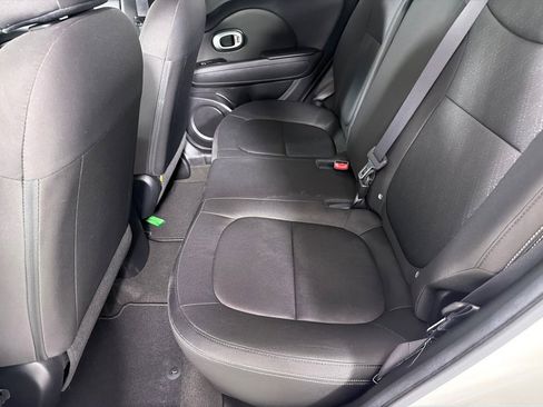 Used 2016 Kia Soul image 19