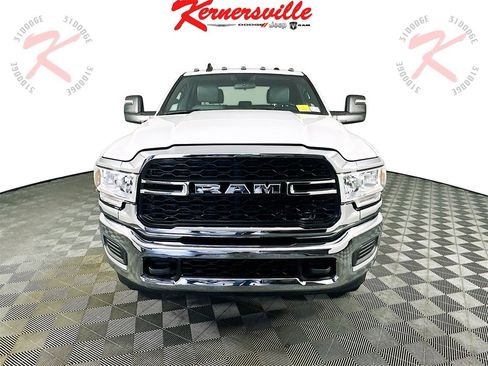 Used 2024 RAM 3500 Tradesman w/ Chrome Appearance Group image 2