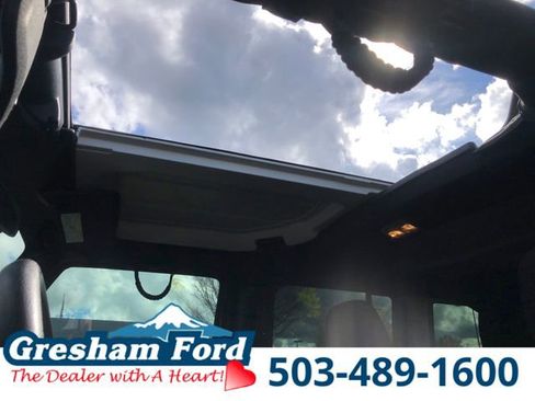 Used 2017 Jeep Wrangler Unlimited Sport w/ Max Tow Package AWD/4WD image 32