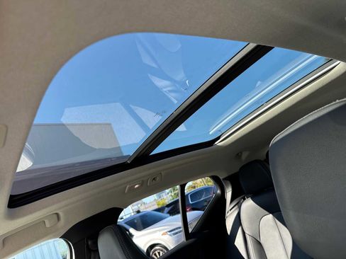 Used 2025 Volvo XC40 B5 Plus w/ Climate Package image 22