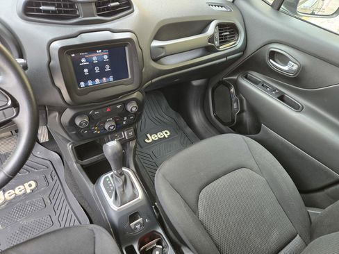 Used 2020 Jeep Renegade Altitude FWD image 13