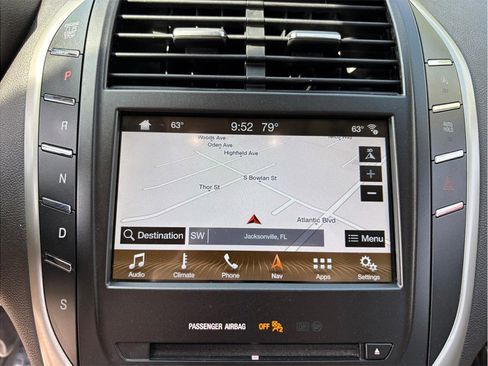 Used 2018 Lincoln MKC Reserve w/ Lincoln MKC Climate Package FWD image 31