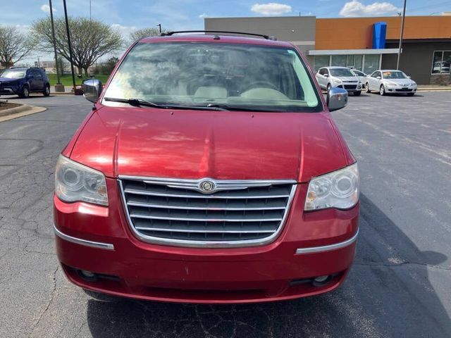 Used 2009 Chrysler Town & Country Limited w/ Entertainment Group #3 FWD image 9