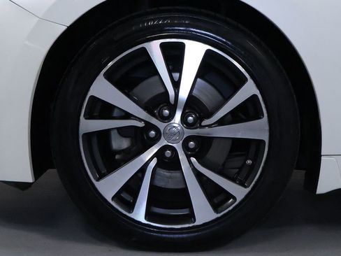 Used 2017 Nissan Maxima Platinum w/ Interior Lighting Package image 33