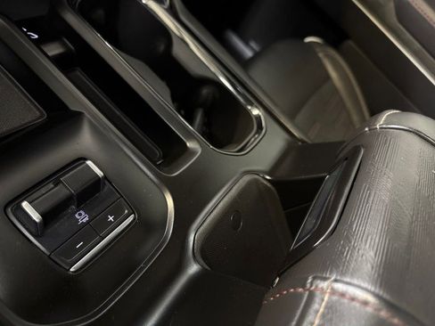 Used 2024 GMC Sierra 2500 AT4X image 29