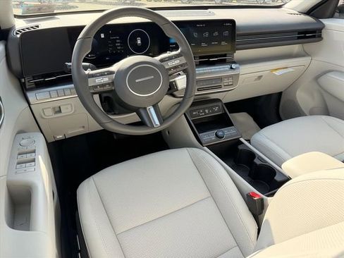 Used 2026 Hyundai Kona SEL Premium FWD image 7