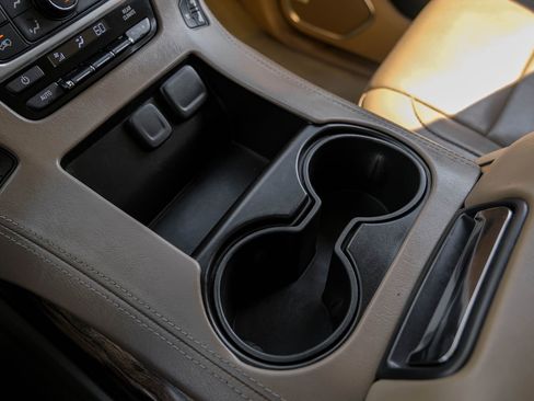 Used 2018 GMC Yukon SLT w/ Open Road Package image 24