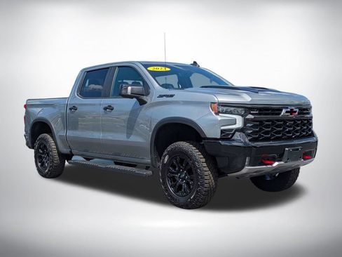 Used 2023 Chevrolet Silverado 1500 ZR2 w/ Technology Package AWD/4WD image 2