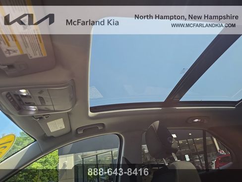 Used 2021 Chevrolet Equinox LT AWD/4WD image 22