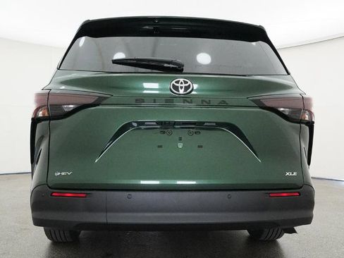 New 2026 Toyota Sienna XLE image 26