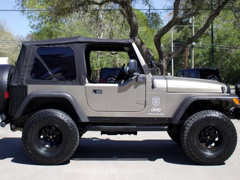 Used 2005 Jeep Wrangler X AWD/4WD image 12