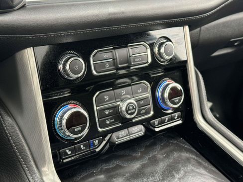 Used 2022 GMC Yukon Denali w/ Denali Premium Package AWD/4WD image 16