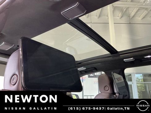 Used 2021 Cadillac Escalade ESV Sport Platinum RWD image 5