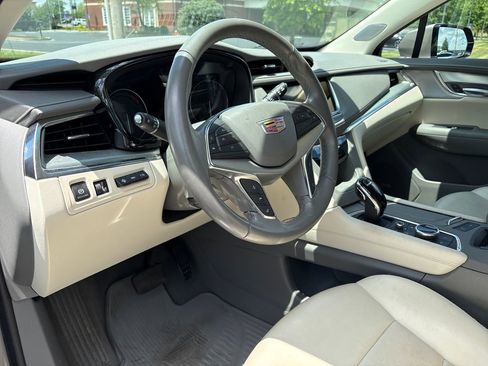 Certified 2022 Cadillac XT5 Premium Luxury w/ Technology Package AWD/4WD image 14