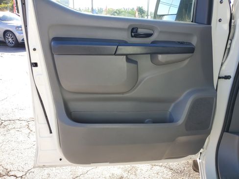 Used 2016 Nissan NV 2500 SL w/ Technology Package image 14