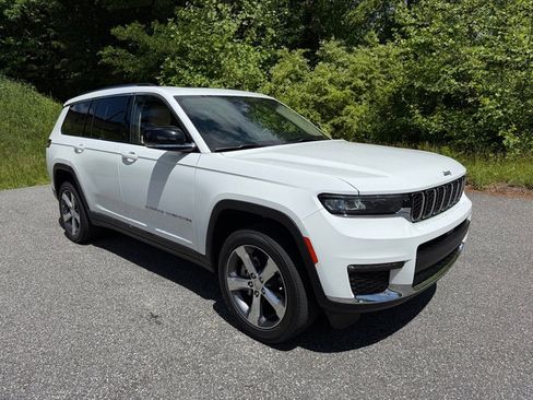 Used 2022 Jeep Grand Cherokee L Limited AWD/4WD image 4
