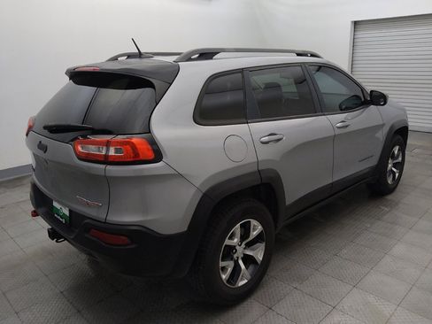 Used 2015 Jeep Cherokee Trailhawk w/ Cold Weather Group AWD/4WD image 9