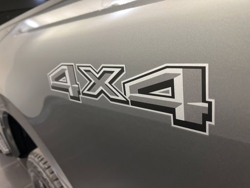 New 2025 Ford F250 XLT w/ Black Appearance Package image 38