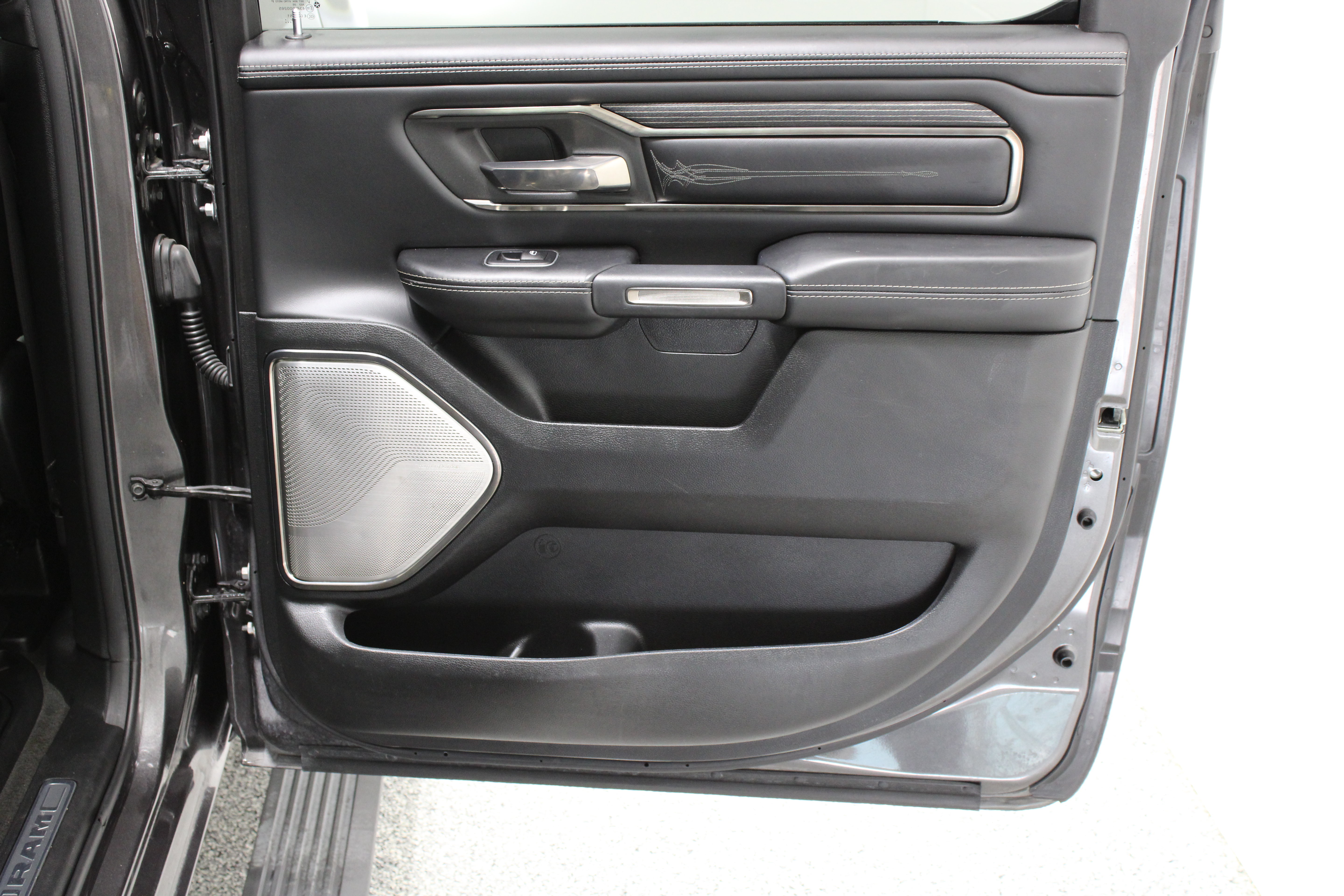 Used 2021 RAM 1500 Limited w/ Night Edition AWD/4WD image 39