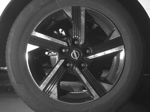 Used 2025 Nissan Sentra SV FWD image 15