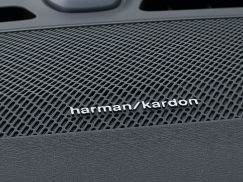 New 2026 Volvo XC40 B4 Plus w/ Protection Package Premier image 15