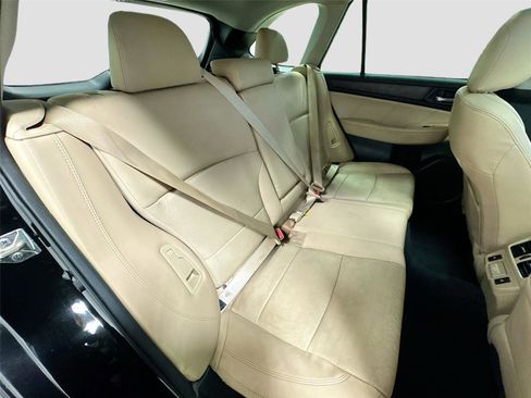 Used 2018 Subaru Outback 3.6R Limited image 28