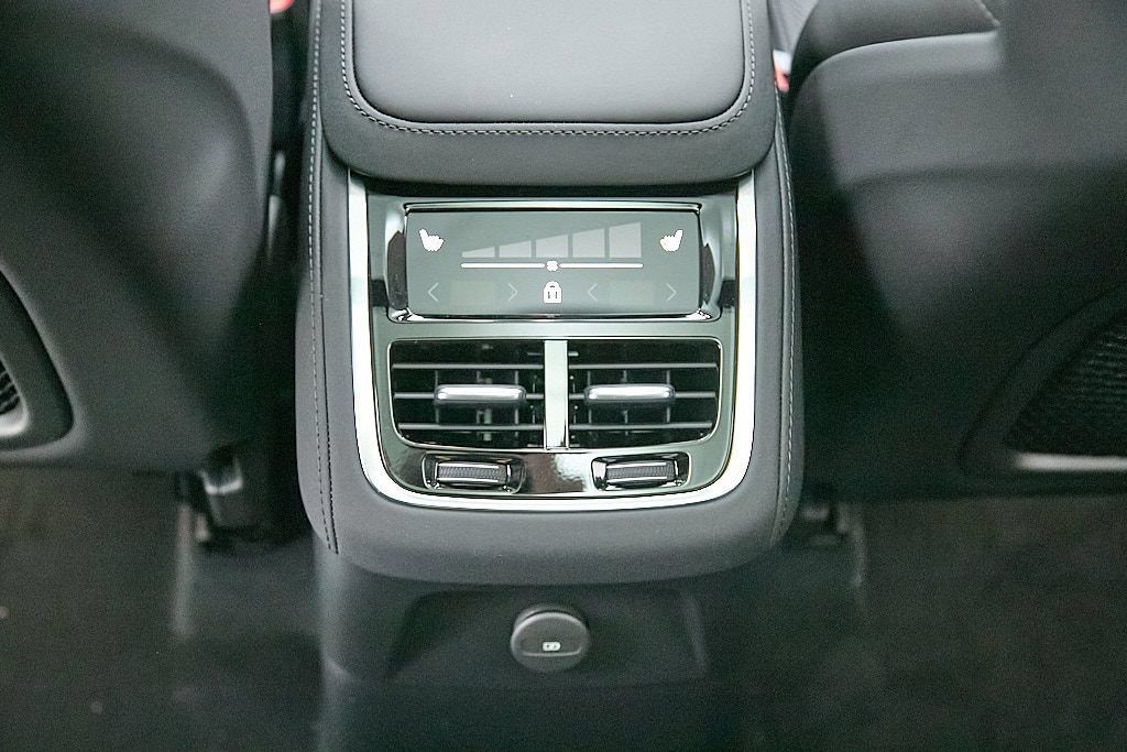 New 2026 Volvo XC90 T8 Plus w/ Protection Package AWD/4WD image 26