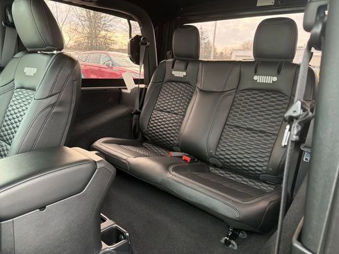 Used 2023 Jeep Wrangler Sport S image 12