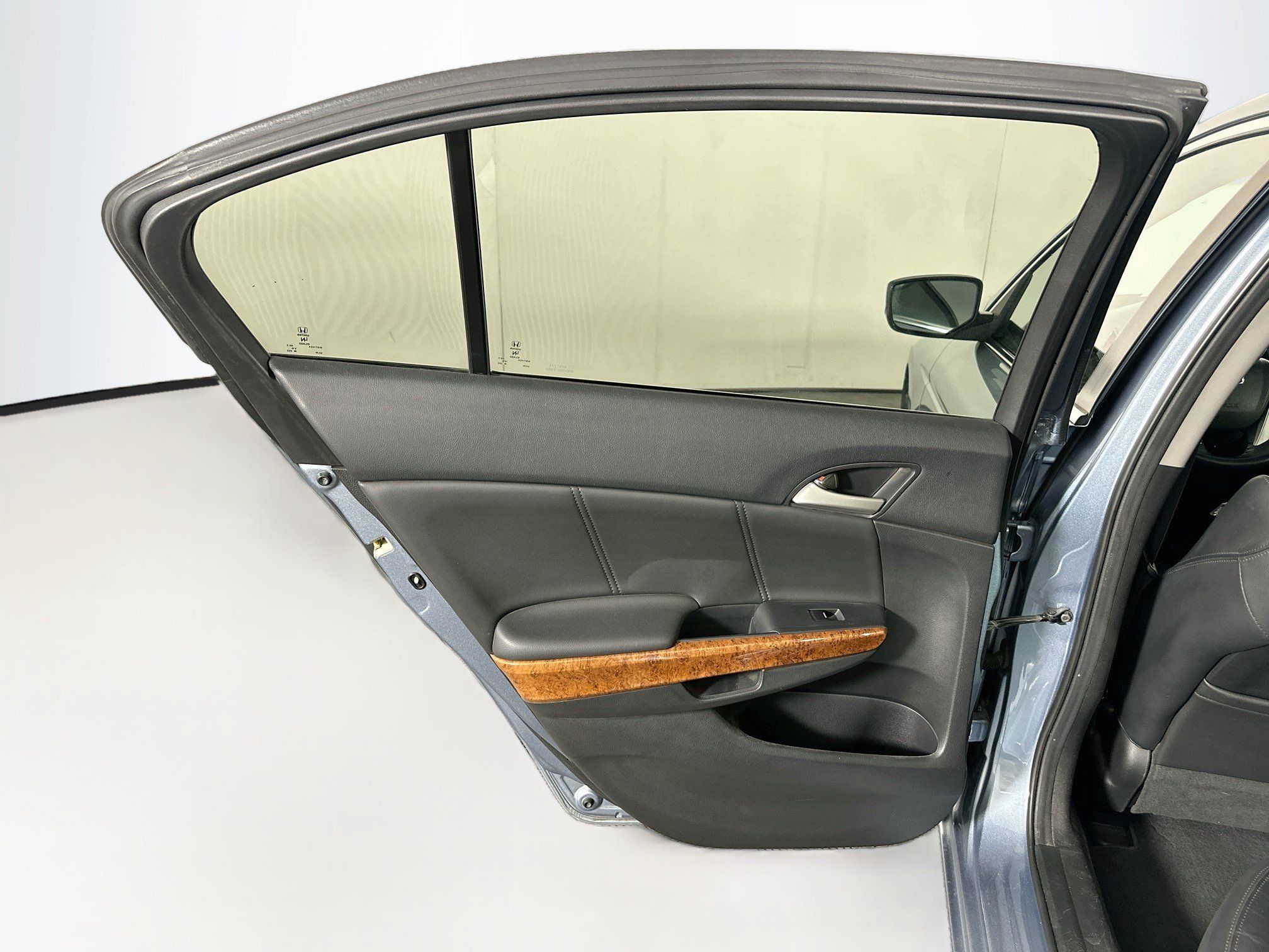 Used 2011 Honda Accord EX-L image 25