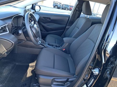 Used 2025 Toyota Corolla LE image 8