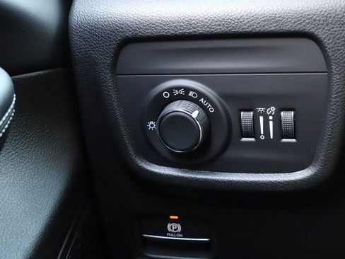 New 2025 Jeep Grand Cherokee Altitude AWD/4WD image 35