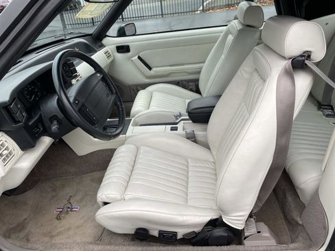 Used 1990 Ford Mustang LX image 21