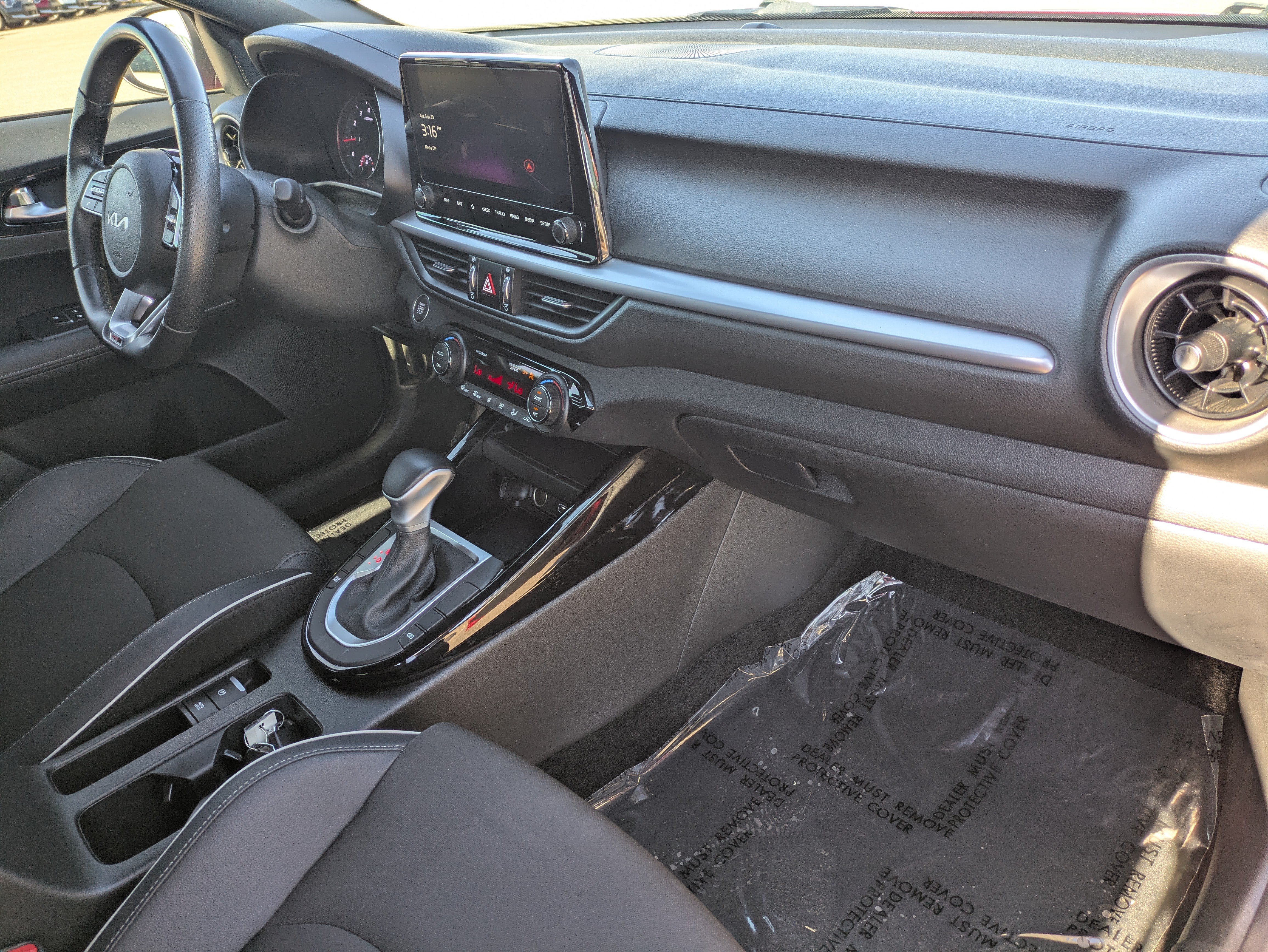 Certified 2024 Kia Forte GT-Line FWD image 12