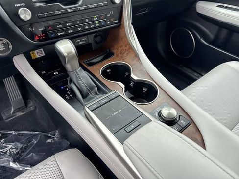 Certified 2022 Lexus RX 350L Premium w/ Premium Package image 25