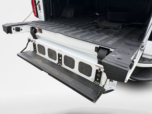 Used 2023 GMC Sierra 1500 AT4 w/ Technology Package AWD/4WD image 24