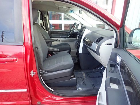 Used 2009 Dodge Grand Caravan SXT w/ Entertainment Group 2 image 22