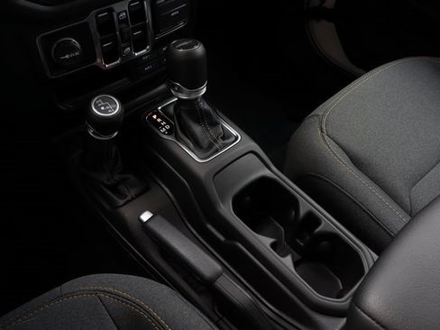 New 2025 Jeep Gladiator Sport image 25